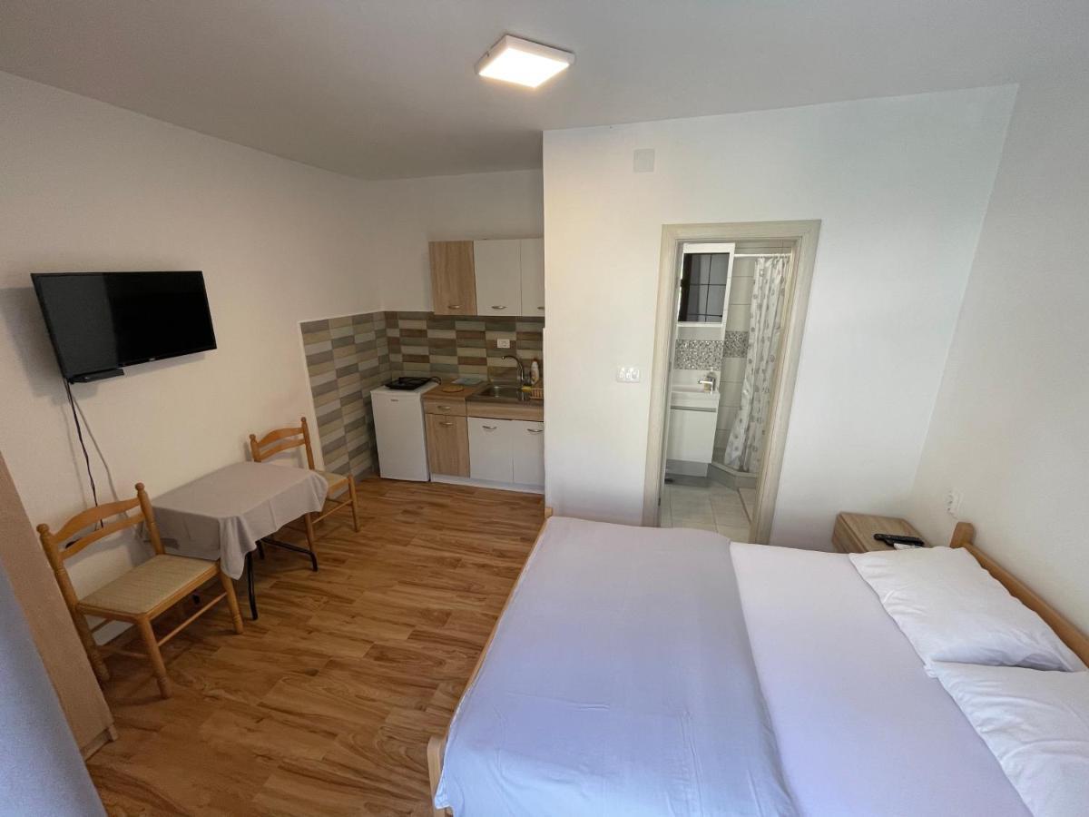 Apartments Dionis Kotor Exterior foto